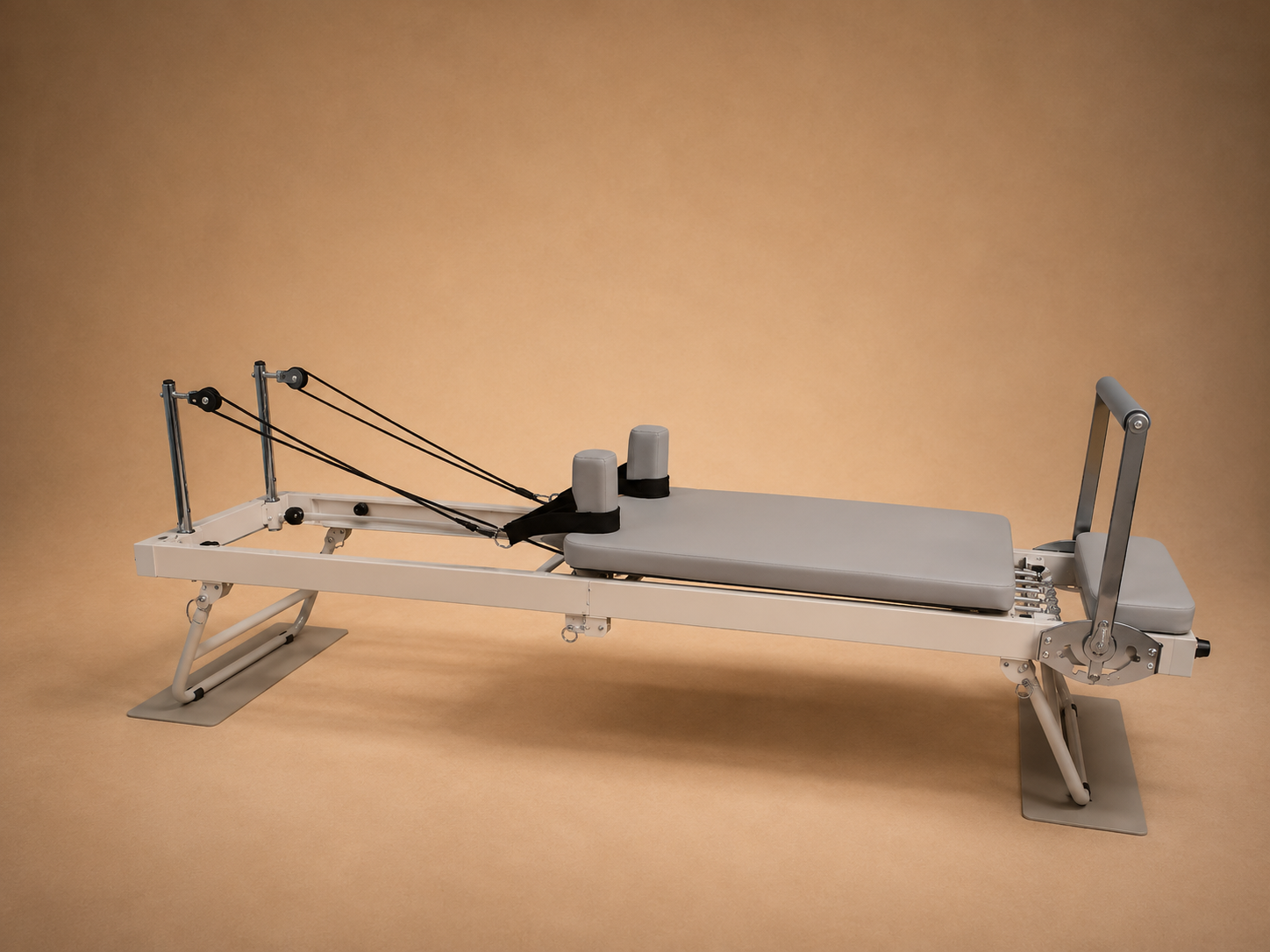 Pilates reformer maison en aluminium gris